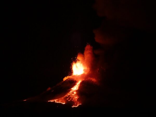 ETNA PAR 1 DIC (2)